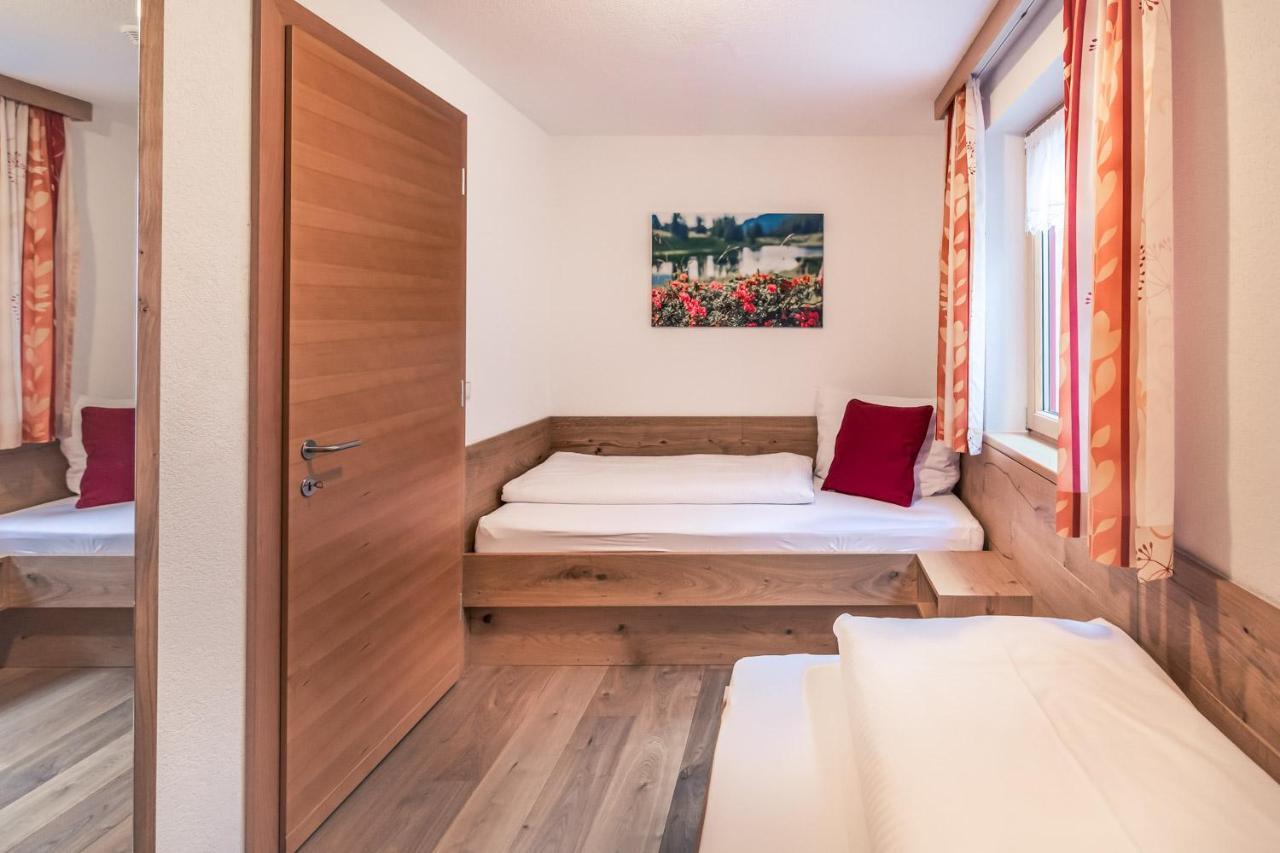 Haus Rothorn Apartman Schröcken Kültér fotó